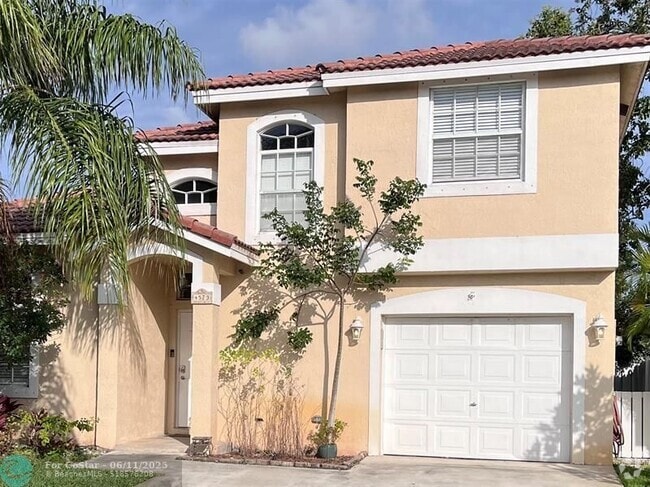 Building Photo - 4573 NW 60th St Rental