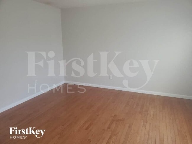 Photo - 356 Brandon Dr