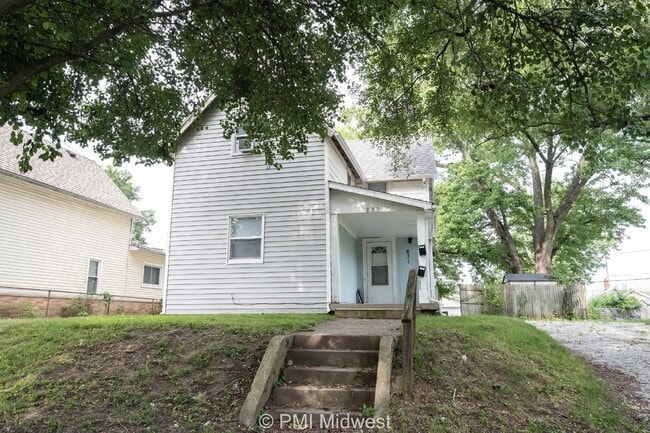 Building Photo - 831.5 S Webster St