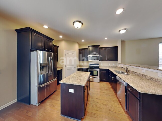 Photo - 207 S Dunnwood Ln