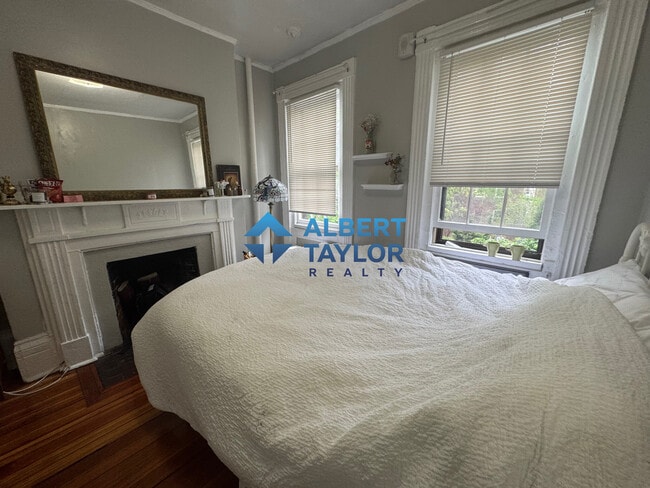 Building Photo - 5 Champney Pl Unit 1 Rental