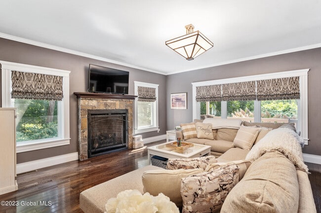 Photo - 219 Crescent Ave