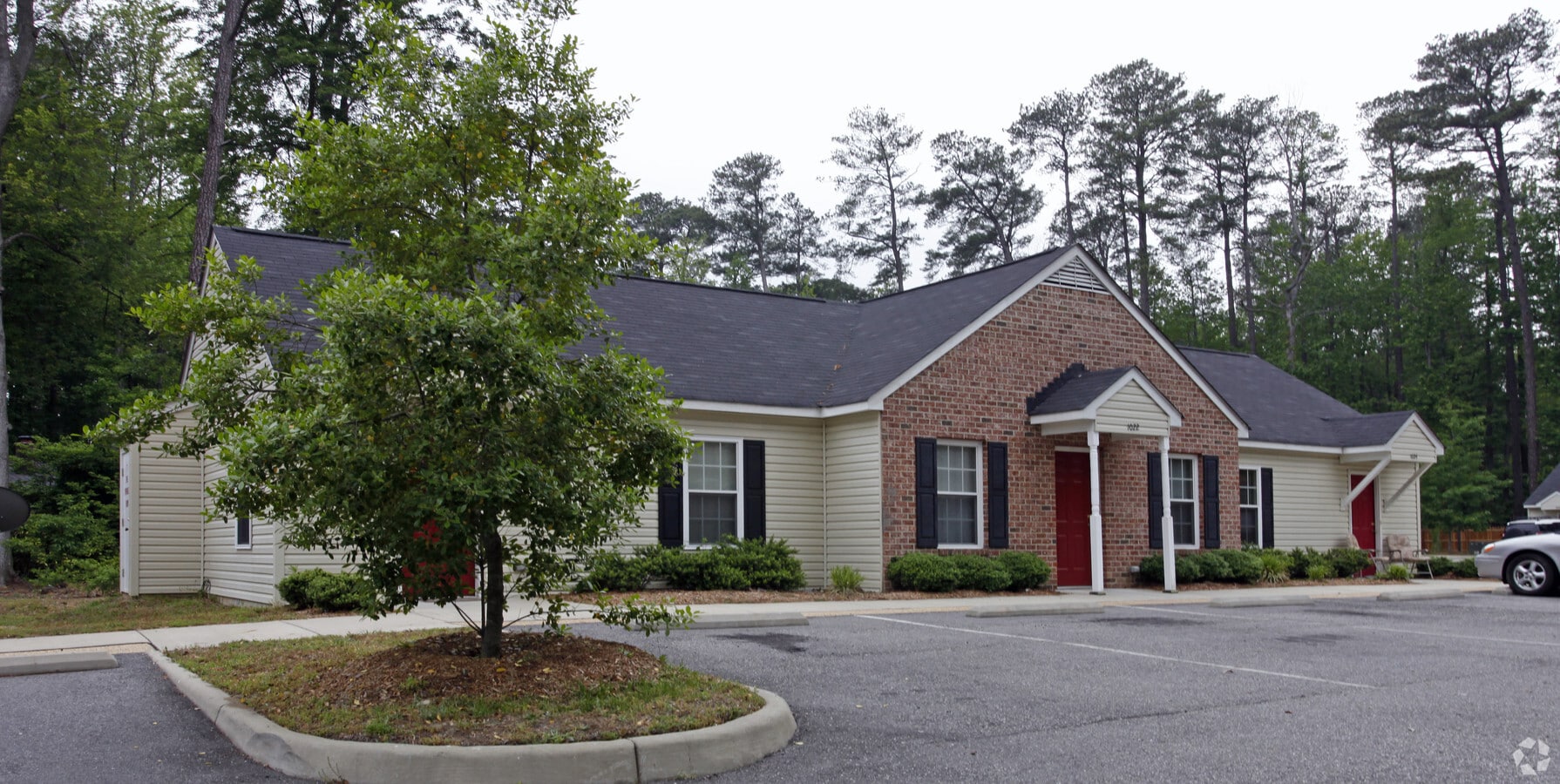 Oyster Point Village - Oyster Point Village Apartments