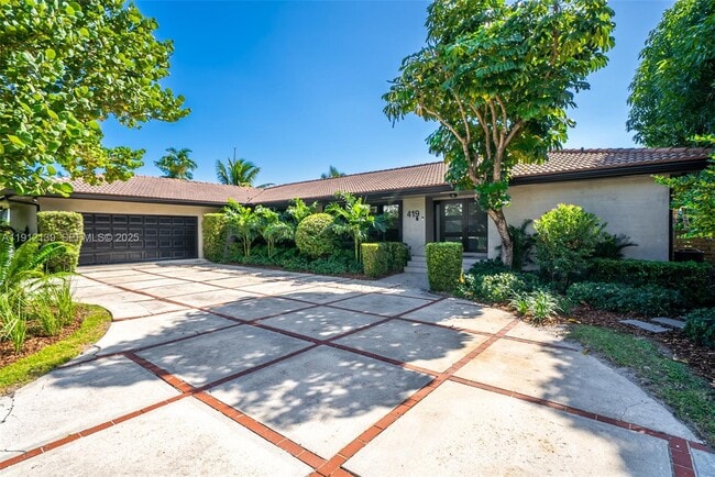 Photo - 419 Alamanda Dr