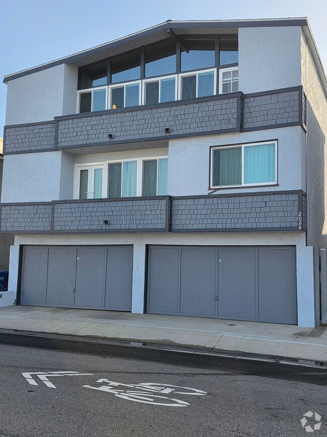 Building Photo - 2020 Hermosa Ave Unit 2 Rental