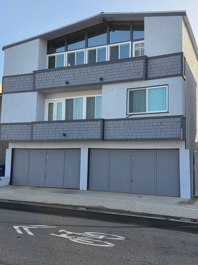 Photo - 2020 Hermosa Ave Apartments Unit 2