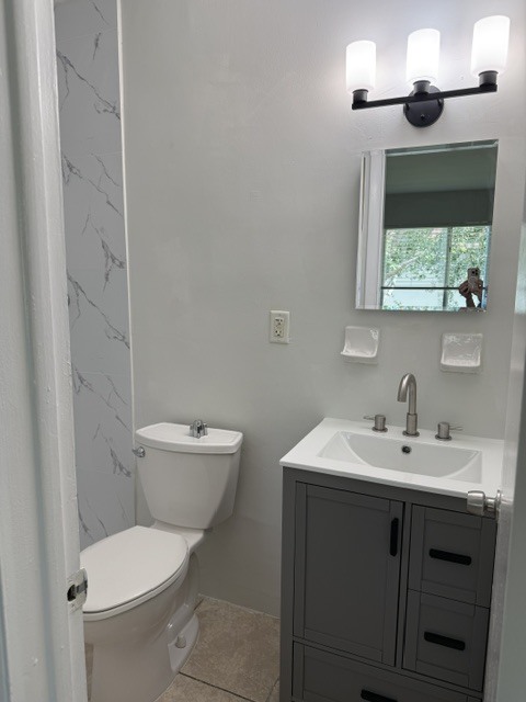 En suite bathroom - 151 SE 6th Ave Unit 16