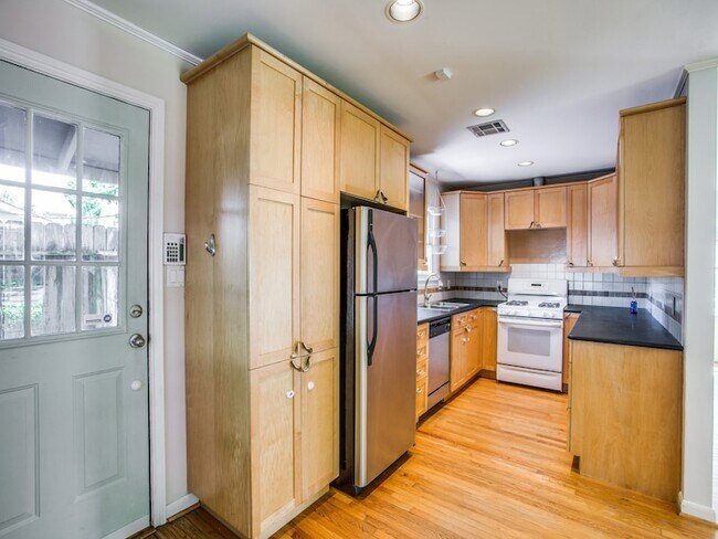 Photo - 2250 W Main St