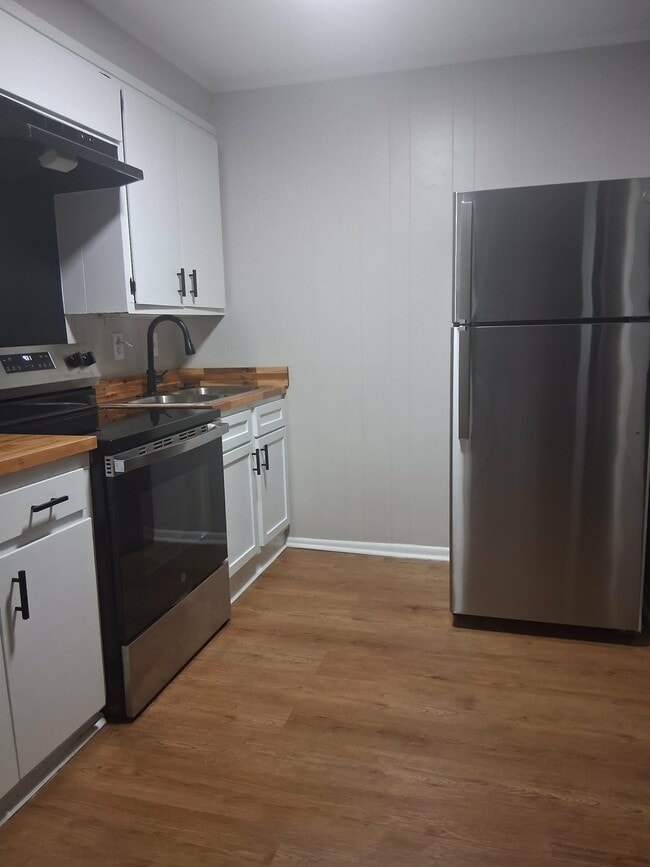 254 Lake Dr Unit 1