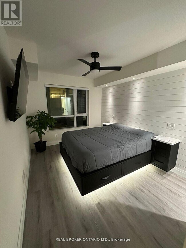 Photo - 58 Lakeside Ter Unit 802