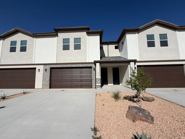 Building Photo - BRAND NEW TOWNHOME FOR RENT!