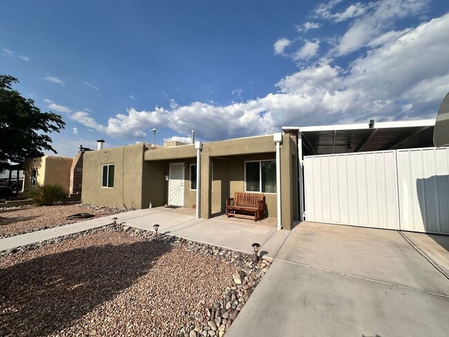 Building Photo - Coming July 16th, 2026! Newly Remodeled 3 Bedroom 2 Bathroom