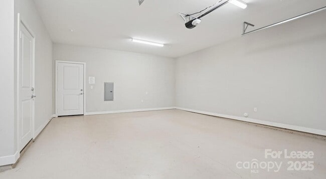 Photo - 4010 Waiting St