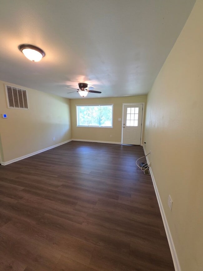 Photo - 308 E Gum St