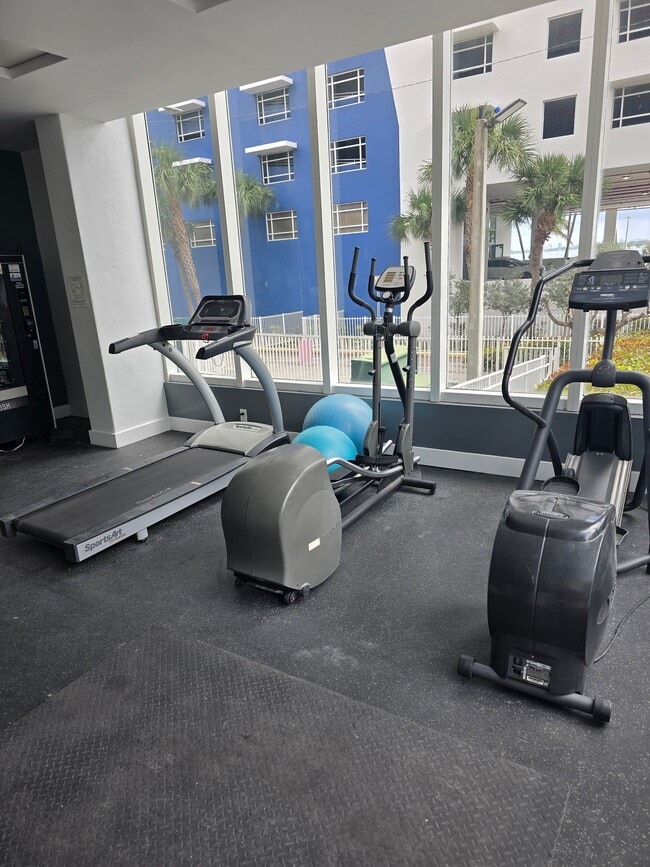 Photo - 615 NE 22nd St