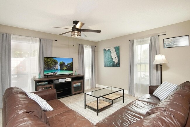 Photo - 1002 Avenue E