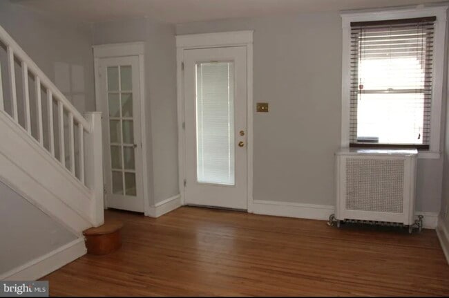 Photo - 3926 Howland St