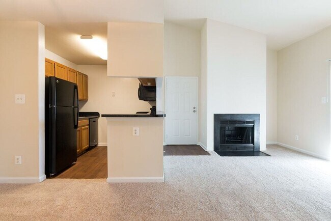 Photo - Elme Leesburg