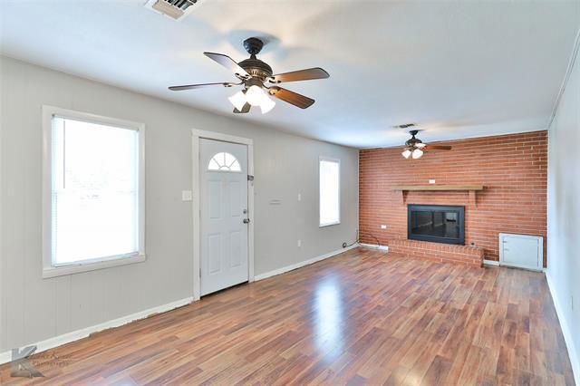 Photo - 942 Sammons St