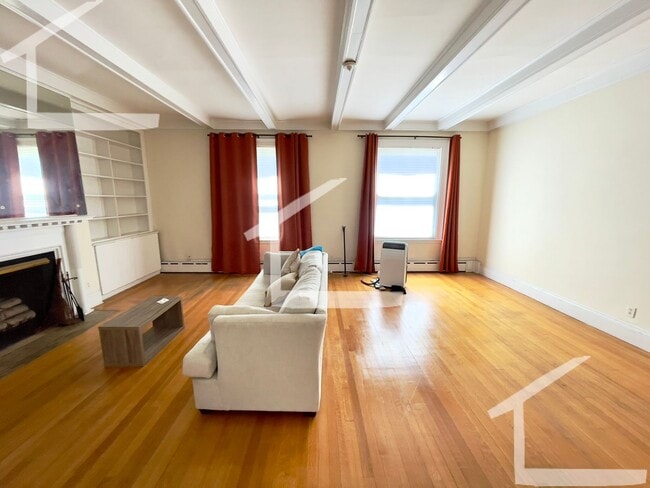 Photo - 1712 Beacon St
