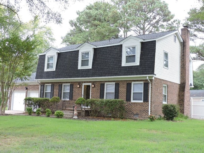 Building Photo - Email Linda@vacosold.com  or Call Office 8... Rental