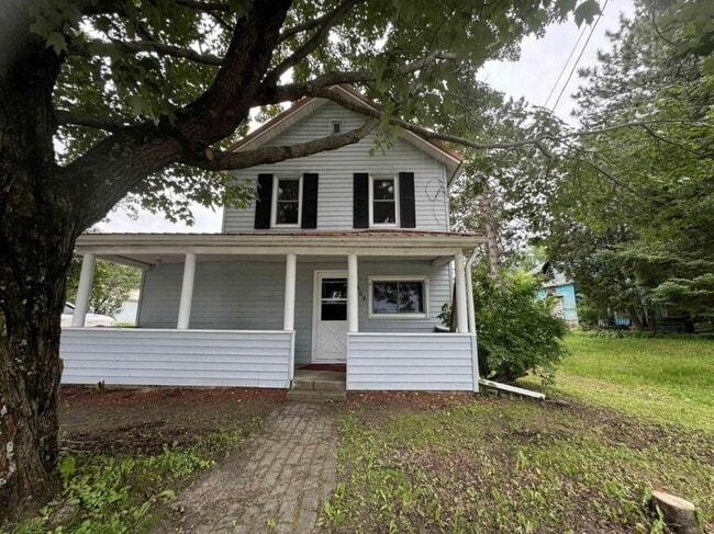 Photo - 409 Cedar St