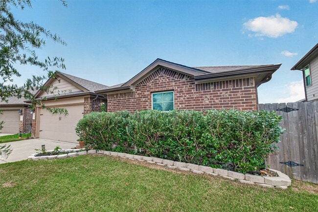 Photo - 811 Petunia Falls Ln