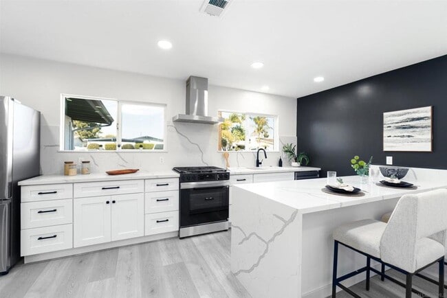 Building Photo - Charming Remodeled Home in Clairemont! Ope...