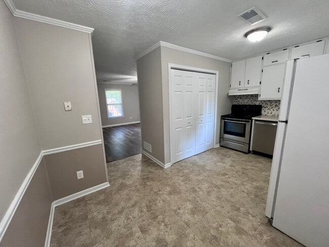 Photo - 4862 Valley Dale Dr SW Unit B