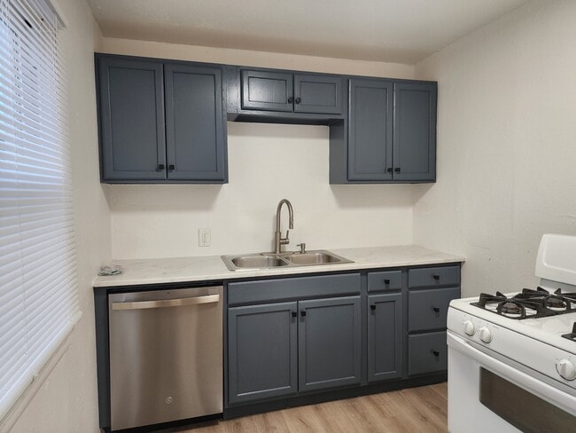 Photo - 1904 Peachtree Ave