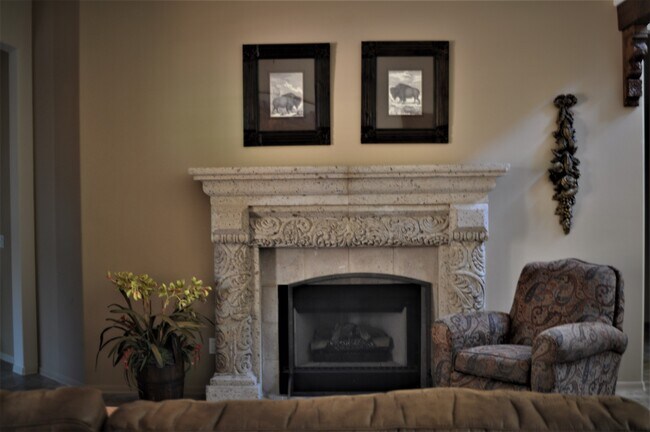 Living room - 7387 E Quien Sabe Way Townhome