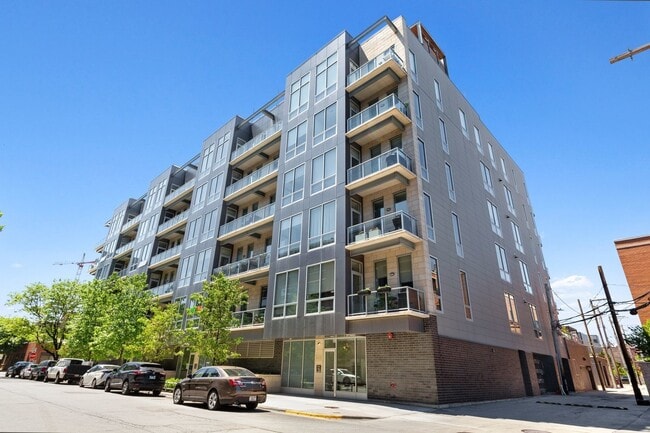Building Photo - 122 S Aberdeen St Unit 5N