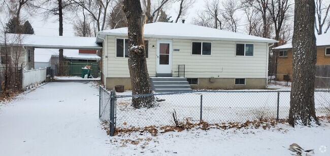 Building Photo - 3-Bedroom Ranch w/Full Basement Rental