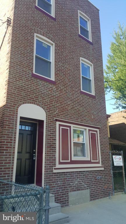 Building Photo - 5037 Florence Ave