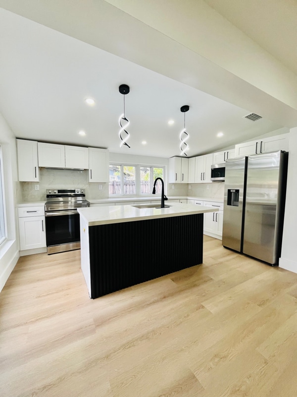 Photo - 1612 E River Dr