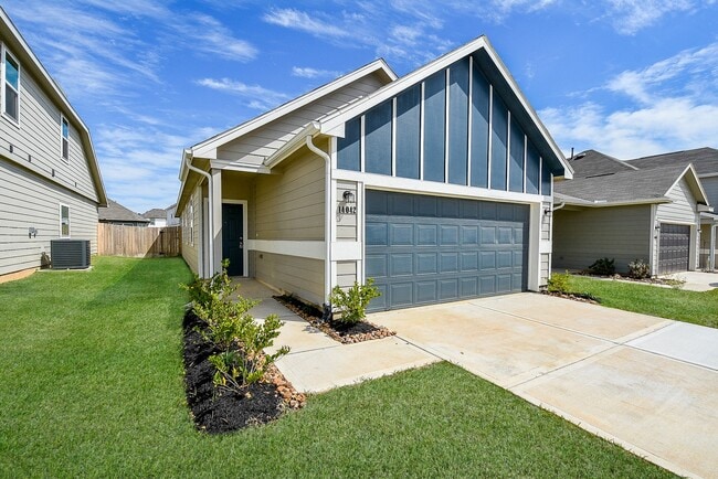 Building Photo - 14042 Chinook Dr