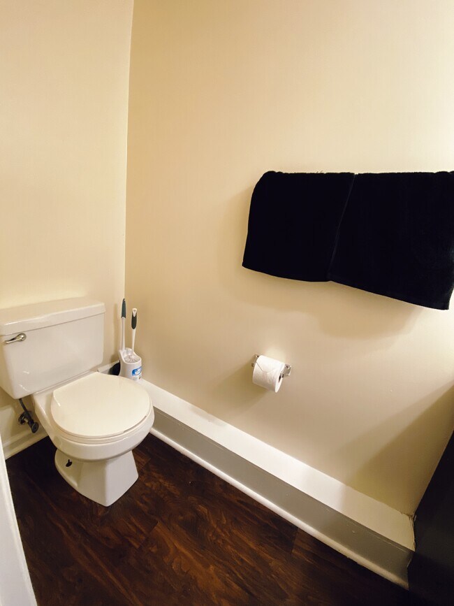 .5 Bath (1st Floor) - 416 Racine Dr Unit 204