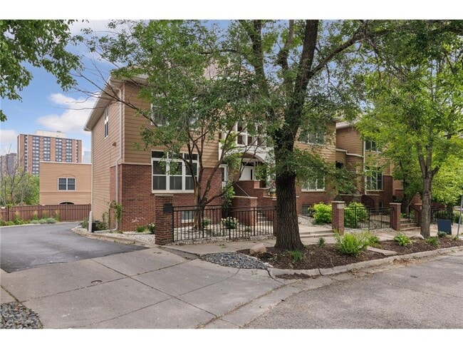 Building Photo - 226 Ridgewood Ave Rental