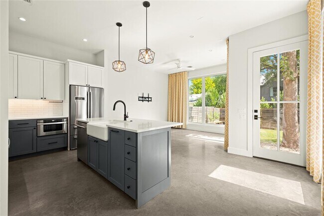 Photo - 510 Sacramento Dr Unit B