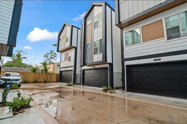 Photo - 816 Curtin St