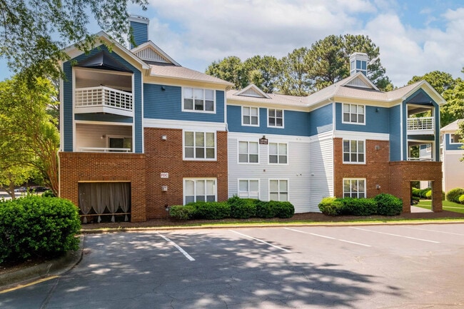 Building Photo - Crestline Cary