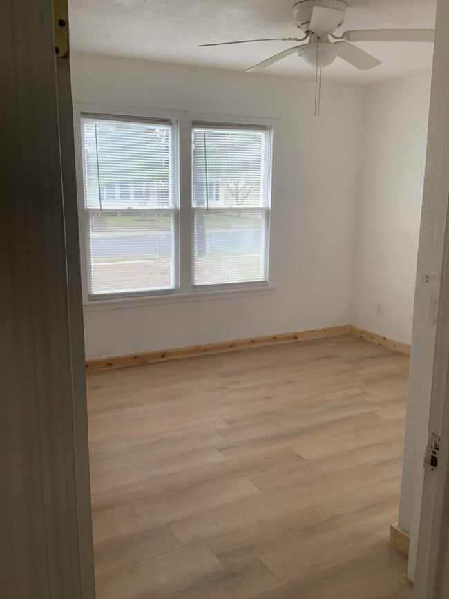 Photo - 1339 Woodlawn Dr