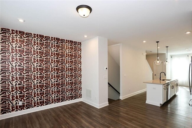 Photo - 313 Skylar Way SE