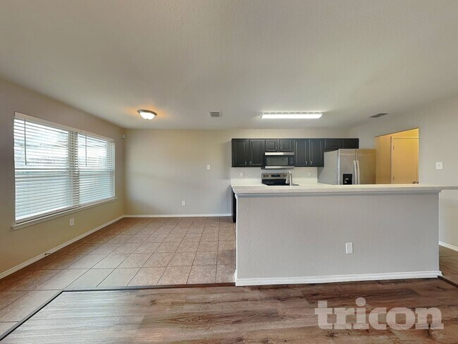 Photo - 851 Village Point Ln