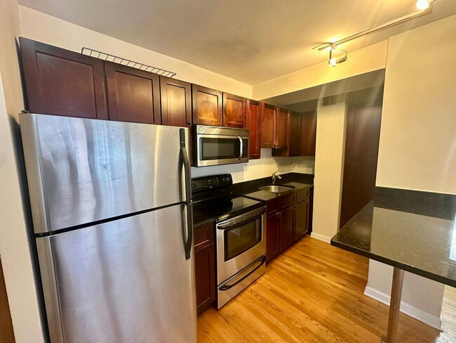 Building Photo - 4180.5 N Marine Dr Unit 1502 Rental