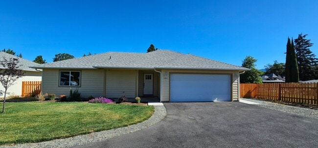 Photo - Beautiful Home in Grants Pass