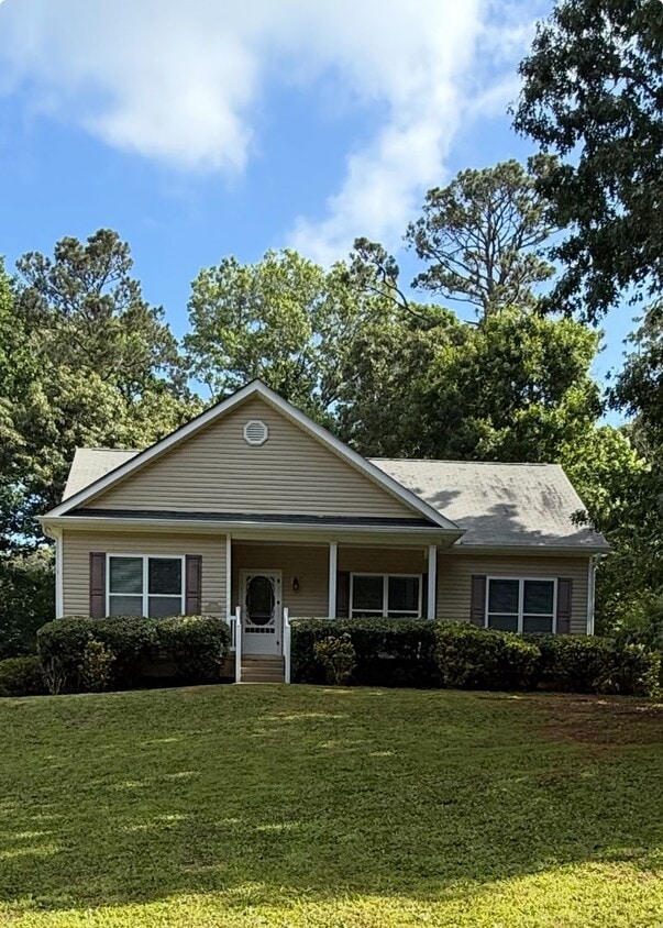 Nicely appointed ranch on almost 1/2 acre! - Nicely appointed ranch on almost 1/2 acre!