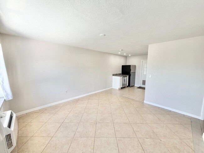 Photo - RFR (543 103rd Ave) Unidad 543