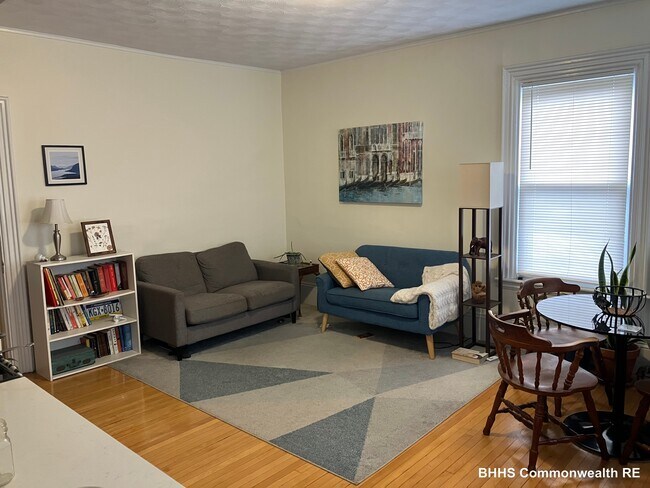 145 Highland Ave Unit 4