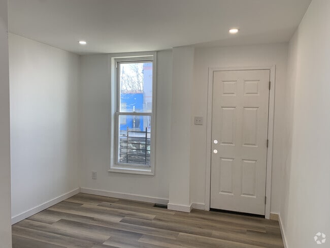 Building Photo - 346 W 29th St Rental